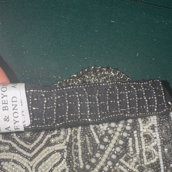 Elegant Black and Silver Beaded Clutch - Picture 5 of 6